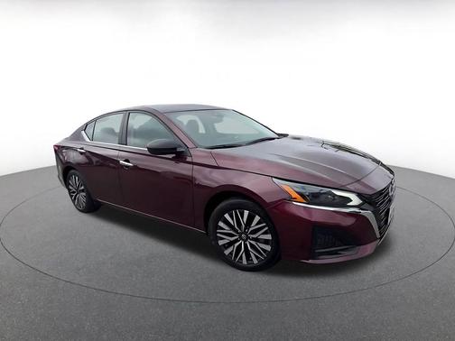 Garnet Pearl Metallic 2025 Nissan Altima SV FWD