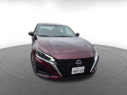Garnet Pearl Metallic 2025 Nissan Altima SV FWD