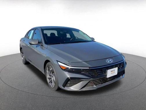 2025 Hyundai ELANTRA SEL