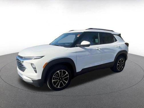 Summit White 2025 Chevrolet Trailblazer LT