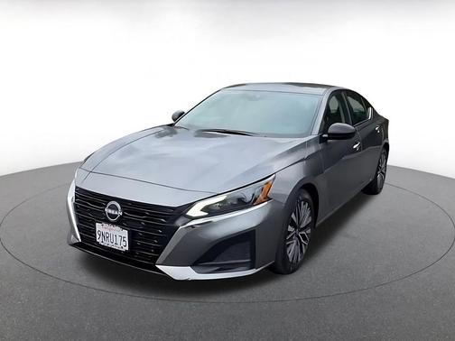 Gun Metallic 2025 Nissan Altima SV FWD