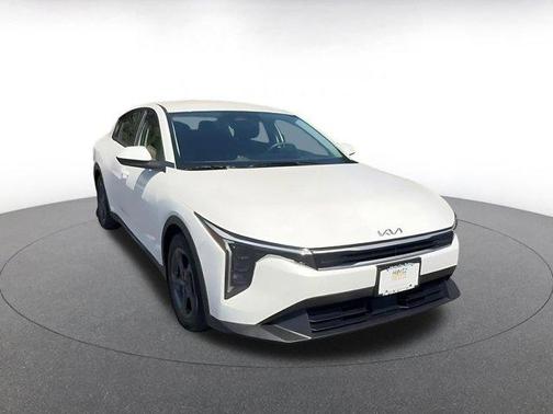 Snow White Pearl 2025 Kia K4 LXS