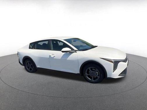 Snow White Pearl 2025 Kia K4 LXS
