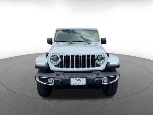 Bright White Clearcoat 2025 Jeep Wrangler 4-Door Sahara 4x4