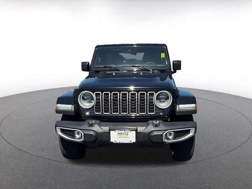 Black Clearcoat 2025 Jeep Wrangler 4-Door Sahara 4x4