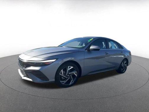 2025 Hyundai ELANTRA SEL
