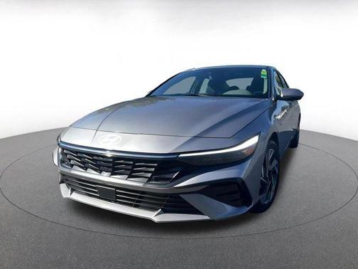 2025 Hyundai ELANTRA SEL