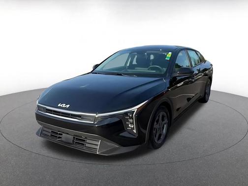 Aurora Black Pearl 2025 Kia K4 LXS