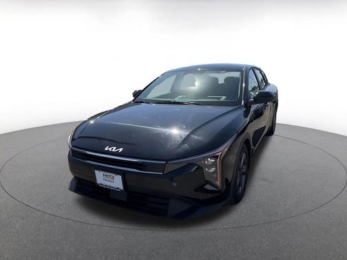 Aurora Black Pearl 2025 Kia K4 LXS