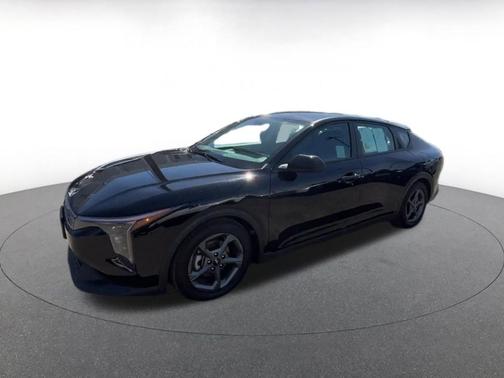 Aurora Black Pearl 2025 Kia K4 LXS