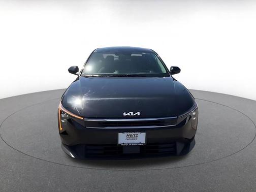Aurora Black Pearl 2025 Kia K4 LXS