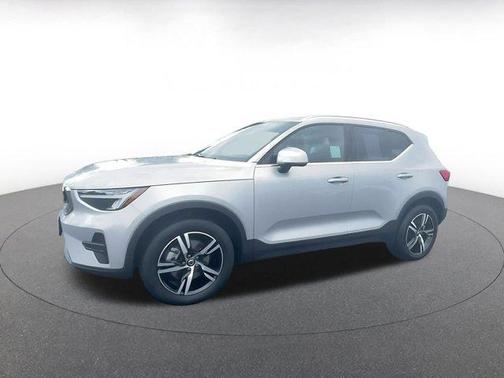 2024 Volvo XC40 CORE