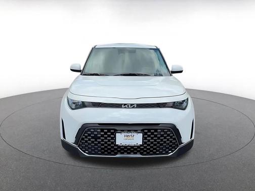 Snow White Pearl 2025 Kia Soul LX
