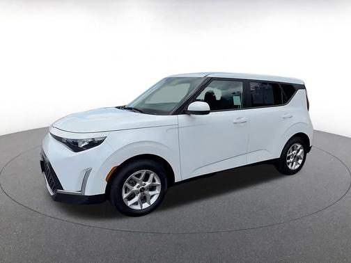 Snow White Pearl 2025 Kia Soul LX