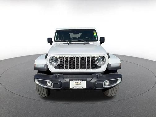 Bright White Clearcoat 2025 Jeep Wrangler 4-Door Sahara 4x4