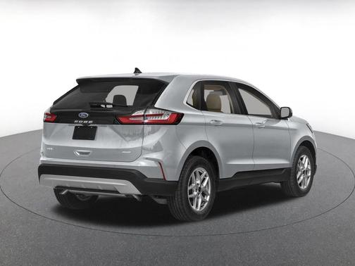 Iconic Silver Metallic 2024 Ford Edge SEL