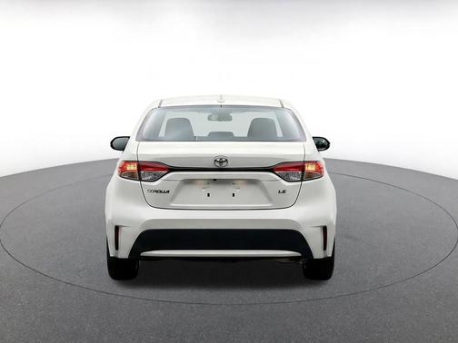 Ice Cap 2025 Toyota Corolla LE
