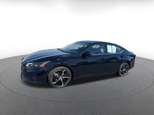 2025 Nissan Altima SR FWD