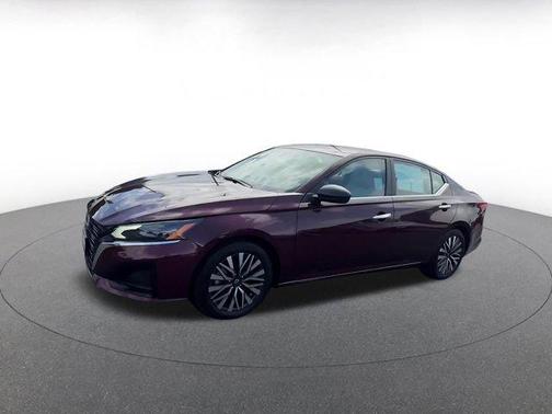 Garnet Pearl Metallic 2025 Nissan Altima SV FWD