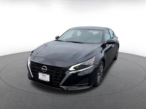 Super Black 2025 Nissan Altima SV FWD