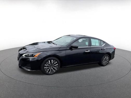 Super Black 2025 Nissan Altima SV FWD
