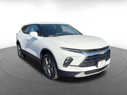 Summit White 2025 Chevrolet Blazer 2LT