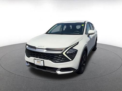 Snow White Pearl 2024 Kia Sportage LX