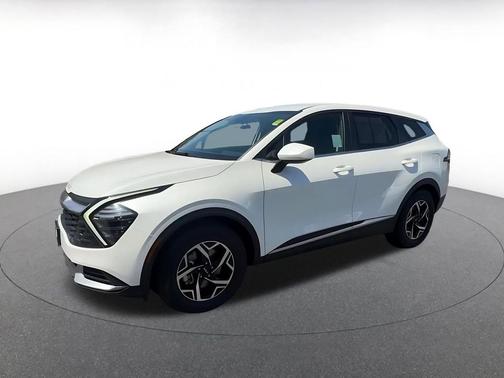 Snow White Pearl 2024 Kia Sportage LX