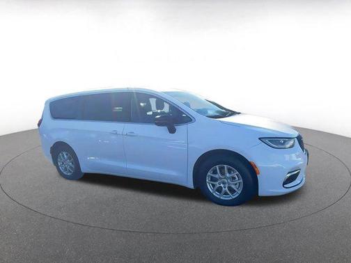 2025 Chrysler Pacifica L