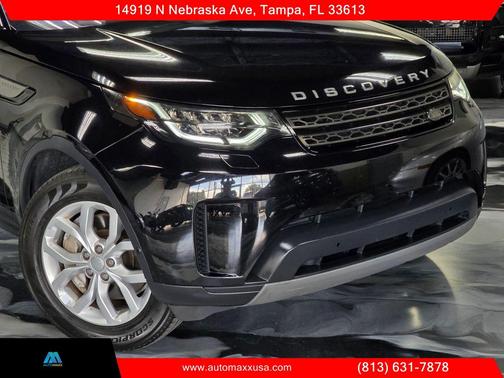Black 2019 Land Rover Discovery SE