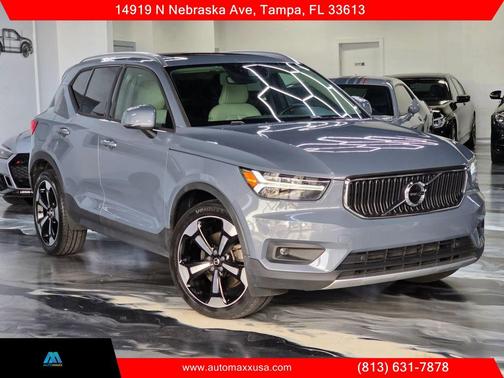 Thunder Grey Metallic 2021 Volvo XC40 T5 Momentum
