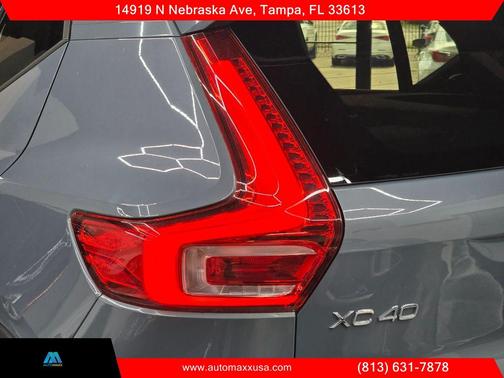 Thunder Grey Metallic 2021 Volvo XC40 T5 Momentum
