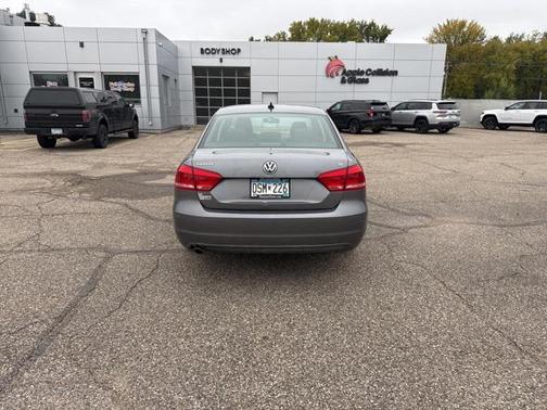 2013 Volkswagen Passat 2.5 SE