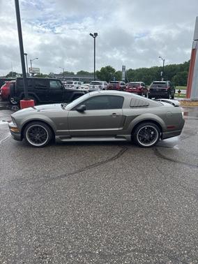 2005 Ford Mustang GT Premium