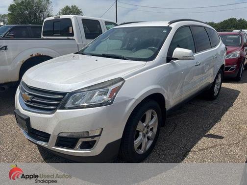 Pearl 2017 Chevrolet Traverse 1LT