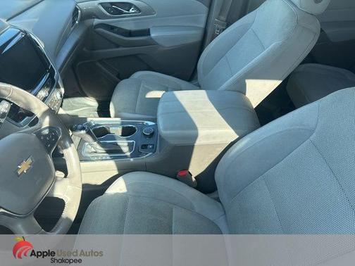 Graphite Metallic 2018 Chevrolet Traverse LT Cloth