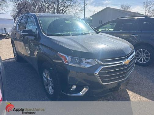 Graphite Metallic 2018 Chevrolet Traverse LT Cloth