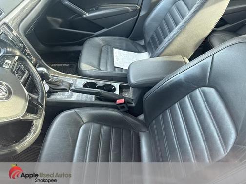 2016 Volkswagen Passat 1.8T SEL