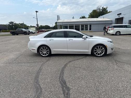 2016 Lincoln MKZ Base