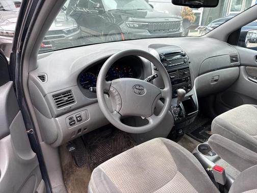 2010 Toyota Sienna LE