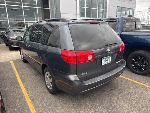 2010 Toyota Sienna LE