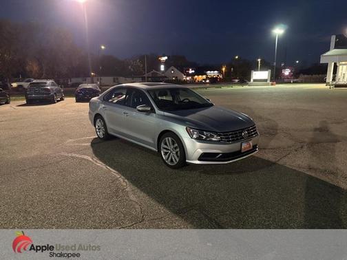 2019 Volkswagen Passat 2.0T Wolfsburg