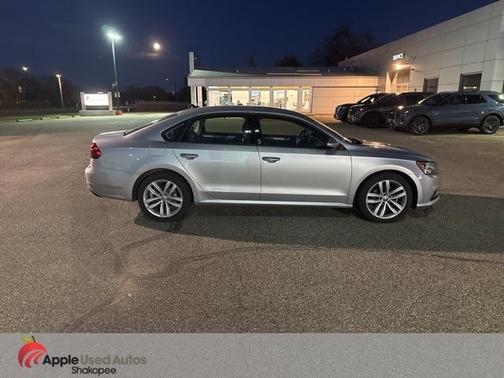 2019 Volkswagen Passat 2.0T Wolfsburg