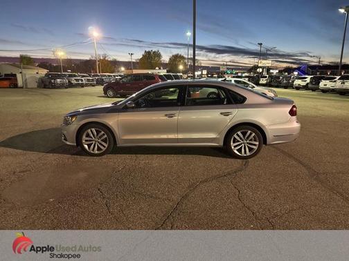 2019 Volkswagen Passat 2.0T Wolfsburg