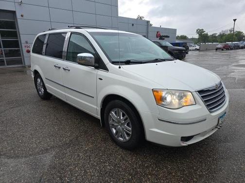 2008 Chrysler Town & Country Limited