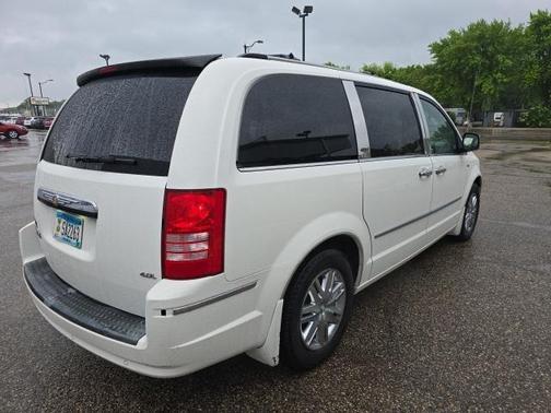 2008 Chrysler Town & Country Limited