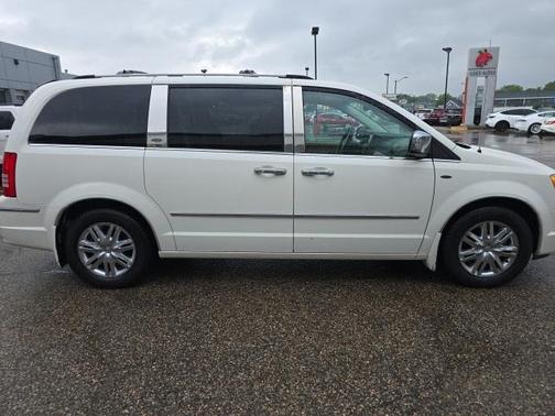2008 Chrysler Town & Country Limited