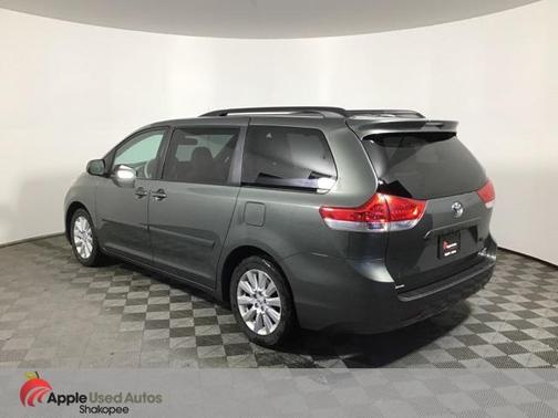 2013 Toyota Sienna XLE