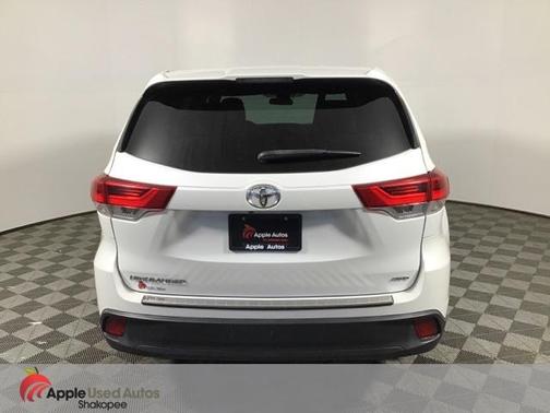 2017 Toyota Highlander LE