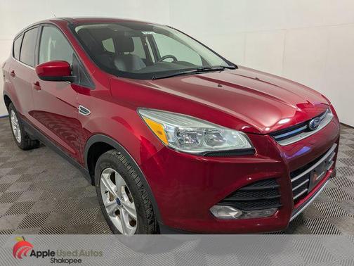 Ruby Red Metallic 2016 Ford Escape SE